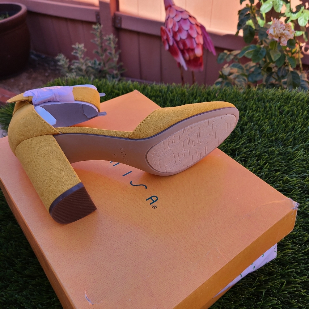 Mustard color stylish pumps - Picture 6 of 16
